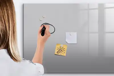 Magnetická popisovatelná tabule ve světle šedé barvě