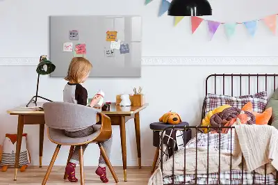Magnetická popisovatelná tabule ve světle šedé barvě