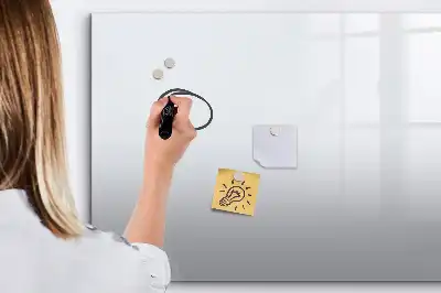 Magnetická kreslící tabule ve světle bílé barvě