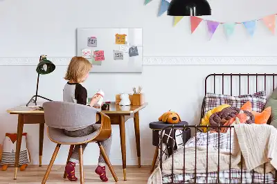 Magnetická kreslící tabule ve světle bílé barvě