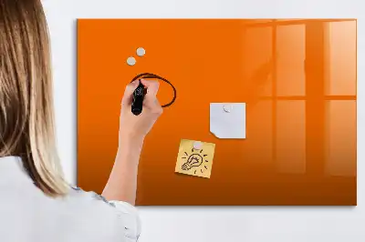 Popisovatelná magnetická tabule v oranžové barvě