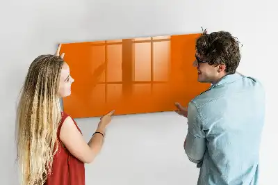 Popisovatelná magnetická tabule v oranžové barvě