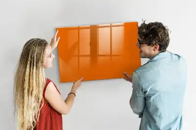 Popisovatelná magnetická tabule v oranžové barvě