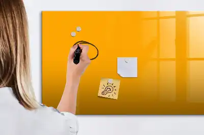 Magnetická kreslící tabule v zlatožluté barvě