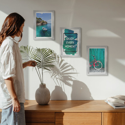 Vícedílný obraz v rámu Výhled na moře s inspirativním nápisem na lodi a kole