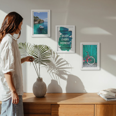 Vícedílný obraz v rámu Výhled na moře s inspirativním nápisem na lodi a kole