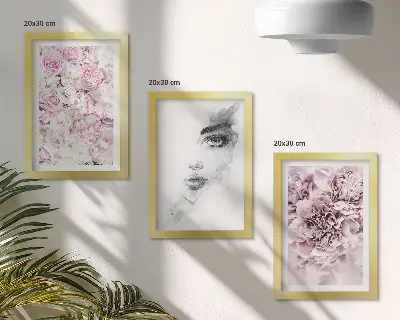 Sada obrazů na zeď jemné pivoňky s černobílým portrétem ženy