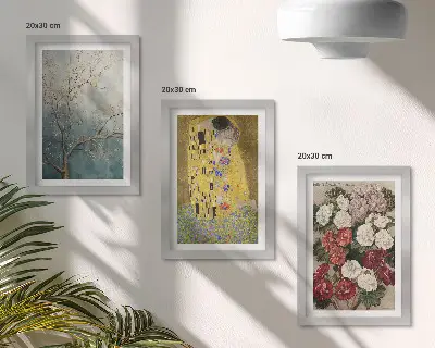 Sada tří obrazů květiny a stromy v malířském stylu inspirovaném Polibkem od Gustava Klimta