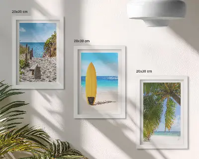 Sada tří obrazů tropické výhledy na pláž s vlnami a palmami