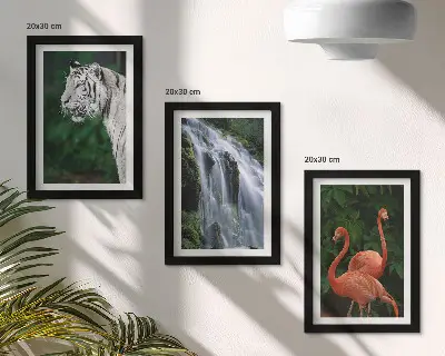 Sada obrazů na zeď tygří vodopád a růžoví plameňáci v přírodě