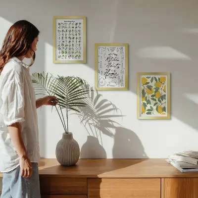 Vícedílný obraz v rámu seznam bylin, kuchyňská cedule a malované citrony