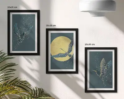 Sada tří obrazů jeřábi za letu na pozadí měsíce a hvězd