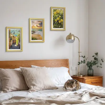 Sada obrazů na zeď malebné ulice, moře, pláž a citrusové stromy