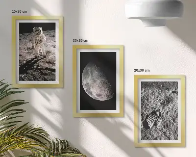 Vícedílný obraz v rámu fotografie stopy astronauta na Měsíci