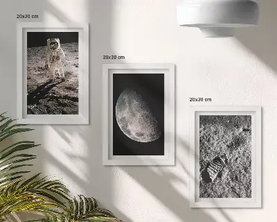 Vícedílný obraz v rámu fotografie stopy astronauta na Měsíci