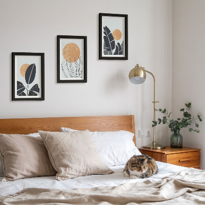 Sada tří obrazů Rostlinné vzory s velkými sluncí, minimalistický styl
