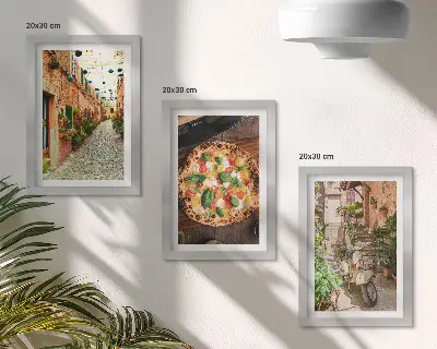 Sada tří obrazů okouzlující uličky s rostlinami a italskou pizzou