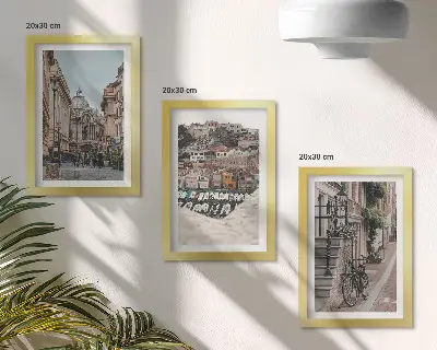Sada tří obrazů okouzlující městské ulice s výhledem na přístav a budovy