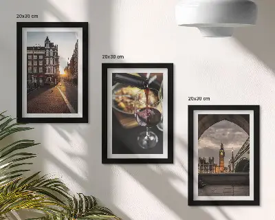 Vícedílný obraz v rámu s motivem města, jídla a výhledu na Londýn