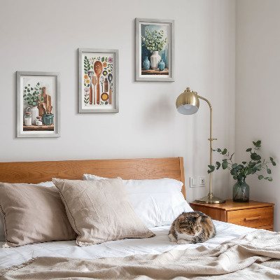 Sada tří obrazů Kuchyňské doplňky s rostlinami v moderním stylu