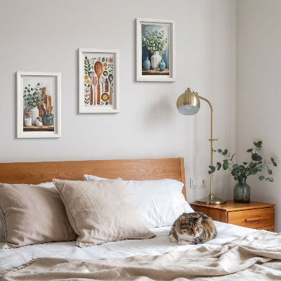 Sada tří obrazů Kuchyňské doplňky s rostlinami v moderním stylu