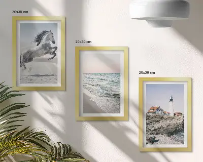 Vícedílný obraz v rámu koně v pohybu na pláži u majáku s vodními vlnami