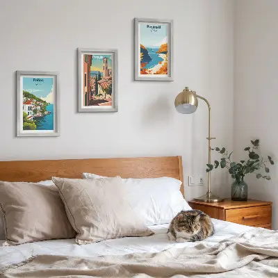 Sada tří obrazů v retro stylu s motivem malebných krajin