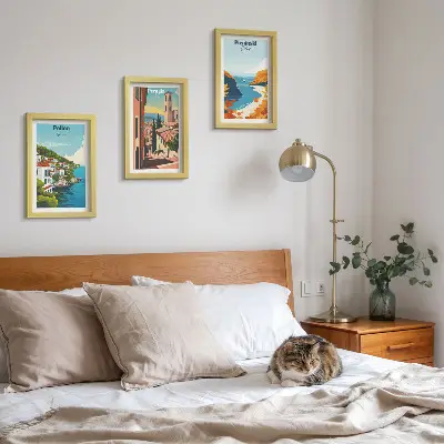 Sada tří obrazů v retro stylu s motivem malebných krajin