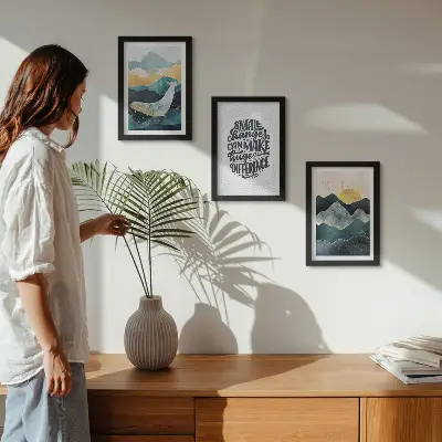 Sada tří obrazů abstraktní horské krajiny s inspirativním nápisem