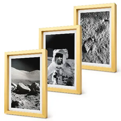 Vícedílný obraz v rámu fotografie Měsíce s astronautem a jeho otiskem
