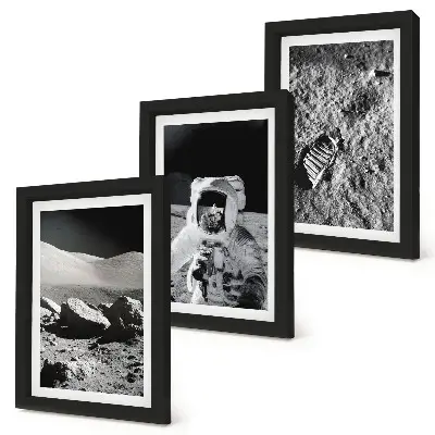 Vícedílný obraz v rámu fotografie Měsíce s astronautem a jeho otiskem