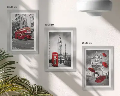 Sada tří obrazů s motivem červených akcentů a slavných londýnských budov