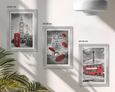 Sada tří obrazů výhled na Londýn s červeným deštníkem a autobusem
