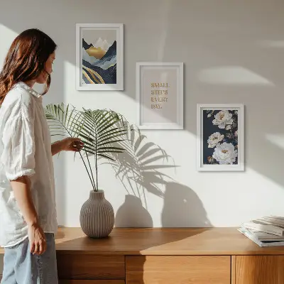 Vícedílný obraz v rámu abstraktní horské květiny s inspirativním nápisem