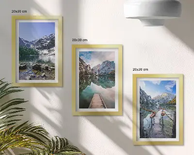 Sada obrazů na zeď hory s jezery a dřevěnými moly nad vodou