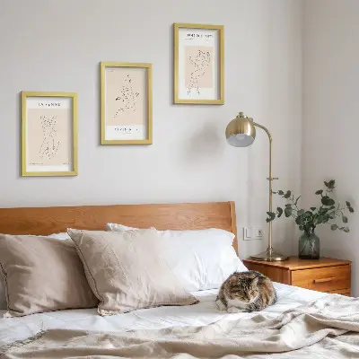 Sada obrazů na zeď s minimalistickými plakáty se siluetami žen
