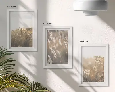 Sada tří obrazů krajina s trávami a květinami v teplých odstínech