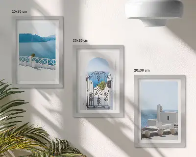 Sada tří obrazů výhled na moře s bílými budovami v Řecku