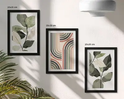 Sada tří obrazů s rostlinnými motivy a geometrickými vzory v odstínech zelené