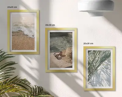 Vícedílný obraz v rámu s motivem plážového klobouku a slunečních brýlí s listy