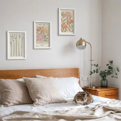 Sada tří obrazů s botanickými motivy v minimalistickém stylu Paříž