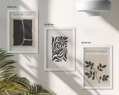 Vícedílný obraz v rámu s abstraktními rostlinnými vzory a geometrickými tvary