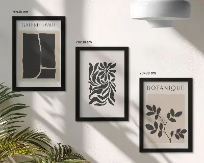 Vícedílný obraz v rámu s abstraktními rostlinnými vzory a geometrickými tvary