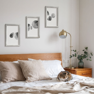 Sada tří obrazů Abstraktní minimalistická malba s skvrnami od barvy