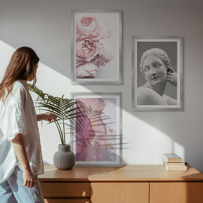 Sada 3 obrazů Abstraktní socha ženy z pivoněk