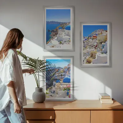 Kompozice obrazů na stěnu s motivem krajinné architektury Oia na Santorini