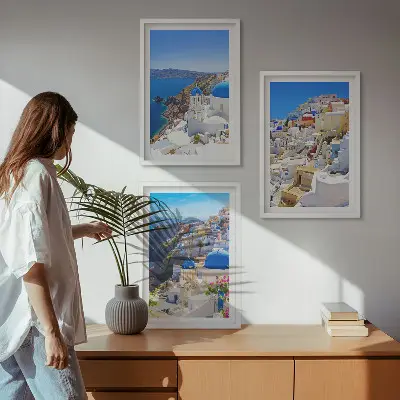 Kompozice obrazů na stěnu s motivem krajinné architektury Oia na Santorini