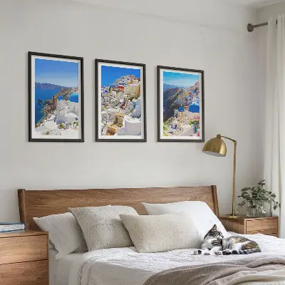 Kompozice obrazů na stěnu s motivem krajinné architektury Oia na Santorini