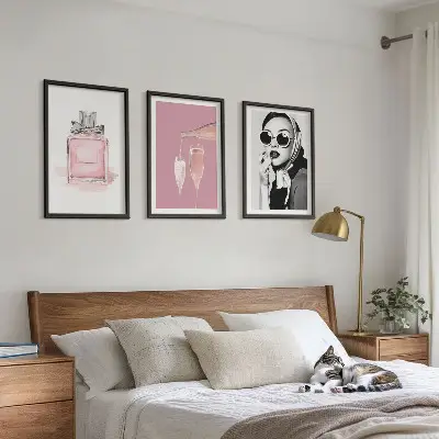 Sada obrazů do obývacího pokoje ve stylu růžových doplňků