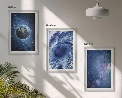 Kompozice obrazů na stěnu se zobrazením Země, vesmírné bouře a galaxie